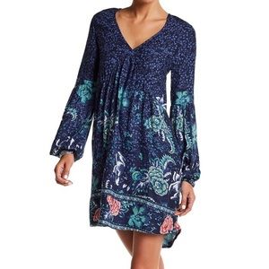 Gorgeous dress😍💐